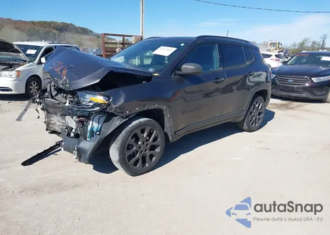 2021 Jeep Compass 80Th Anniversary 4X4 z USA, uszkodzony, nr VIN 3C4NJDEB6MT513539